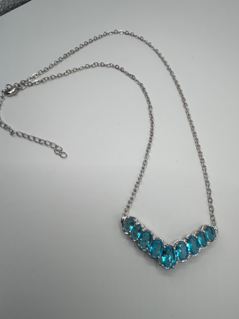 Oval Blue Faceted Stones Chevron Pendant Necklace​​